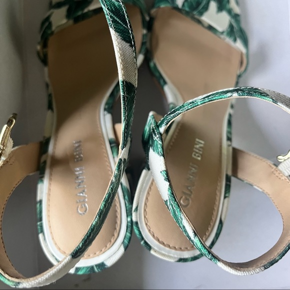 Giani Bini heels shoes. Excellent Used conditions. From dillards. - Picture 5 of 5